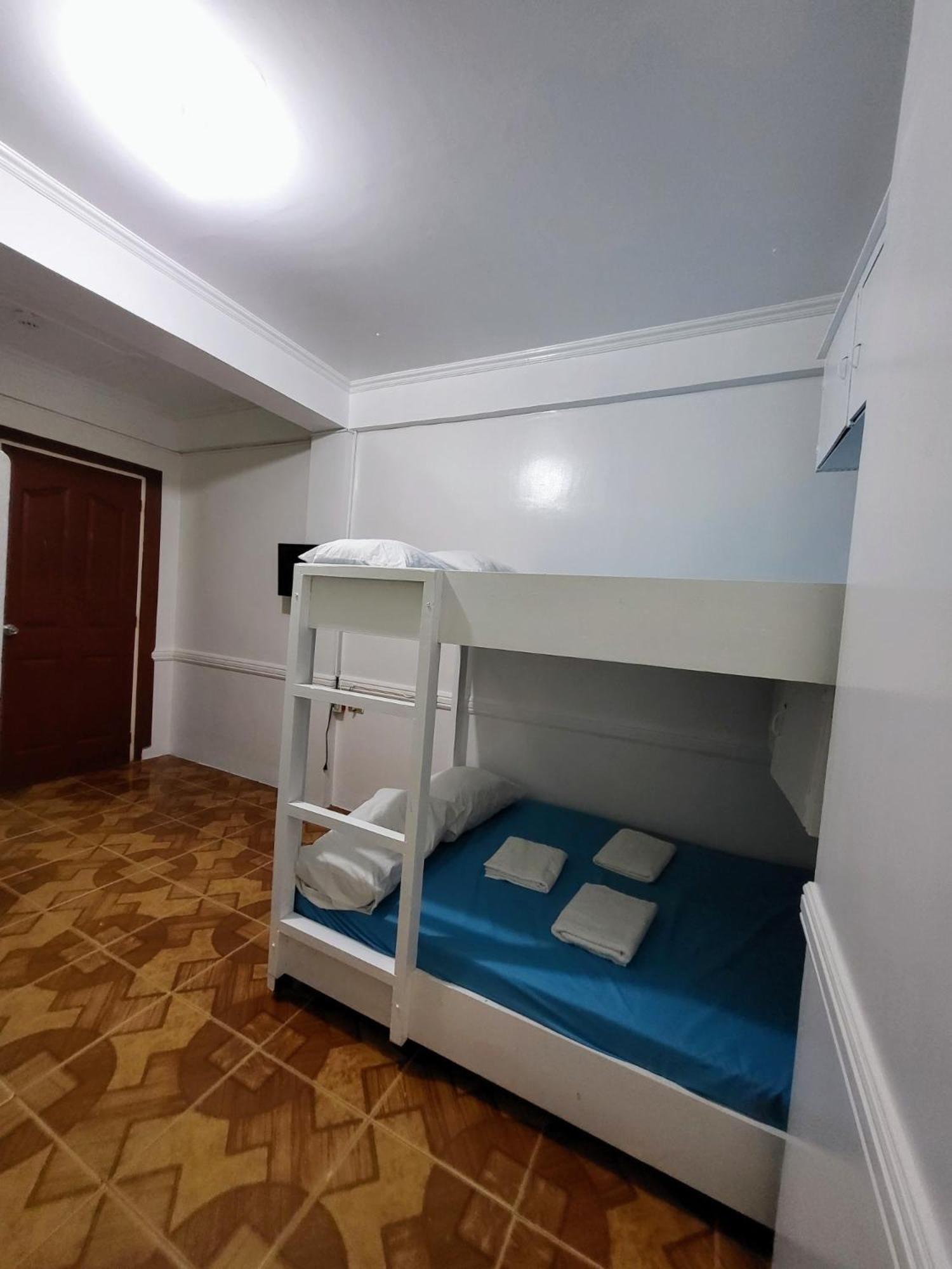 Wendy'S Apartelle Hotel Manoc-Manoc Екстериор снимка